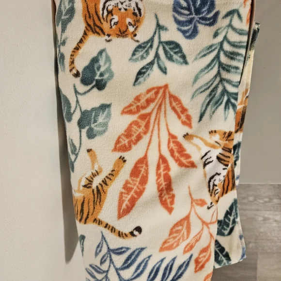 Christian Lacroix Safari Tiger Bath Towel - Picture 2 of 4